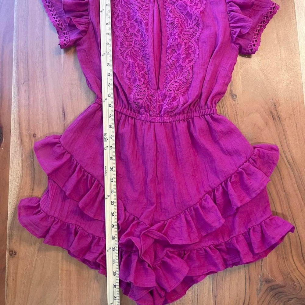 Forever 21 Magenta Lace Ruffle Romper Keyhole Neck Fuchsia Small - Picture 6 of 7